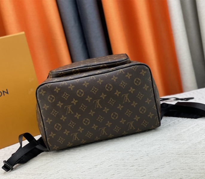Louis Vuitton Monogram Montsouris Backpack with Textile Lining Louis Vuitton Monogram Montsouris Backpack with Textile Lining