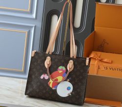 Louis Vuitton OnTheGo MM Bijou Edition in Monogram Canvas back view